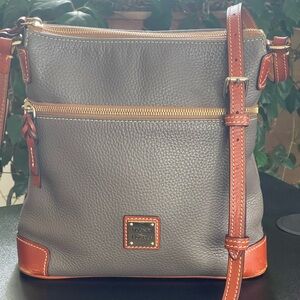 Dooney & Bourke Crossbody. Beige Pebble Leather.